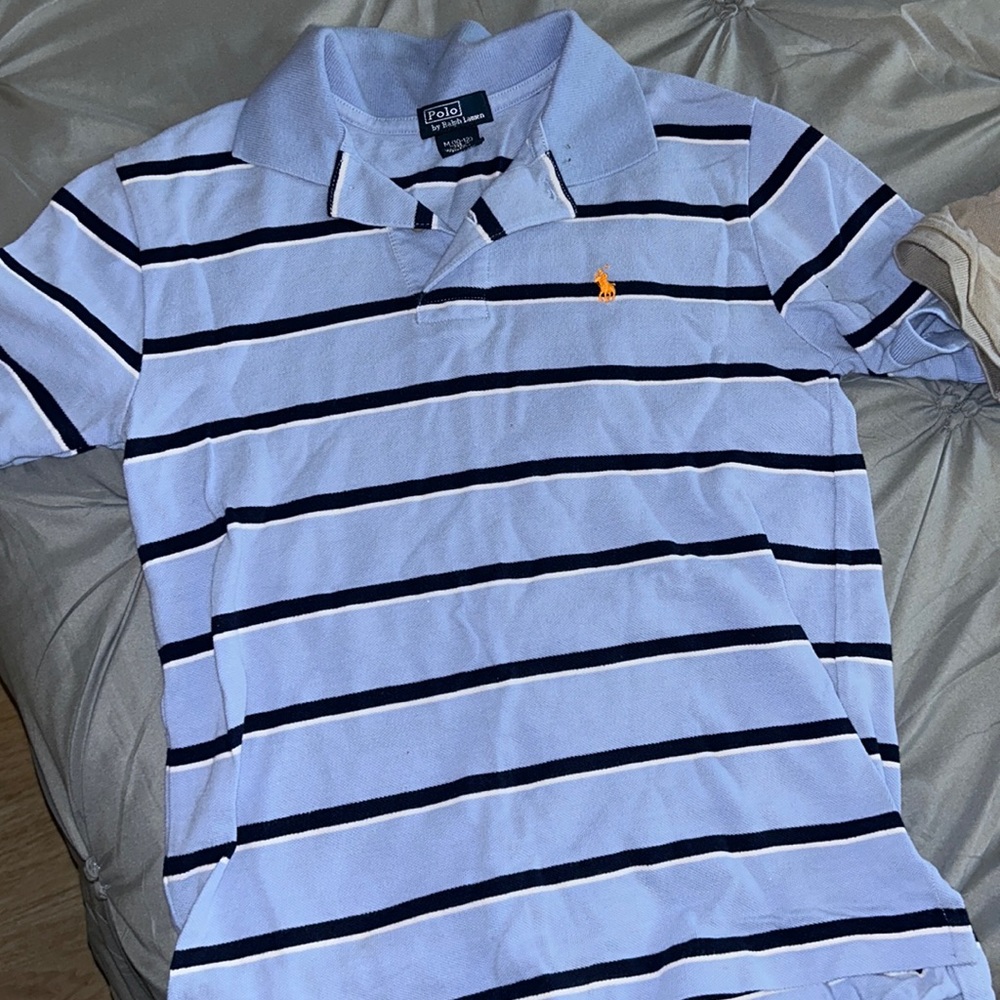 2 Ralph’s Lauren boys collard button shirt size 10-12 used in good condition